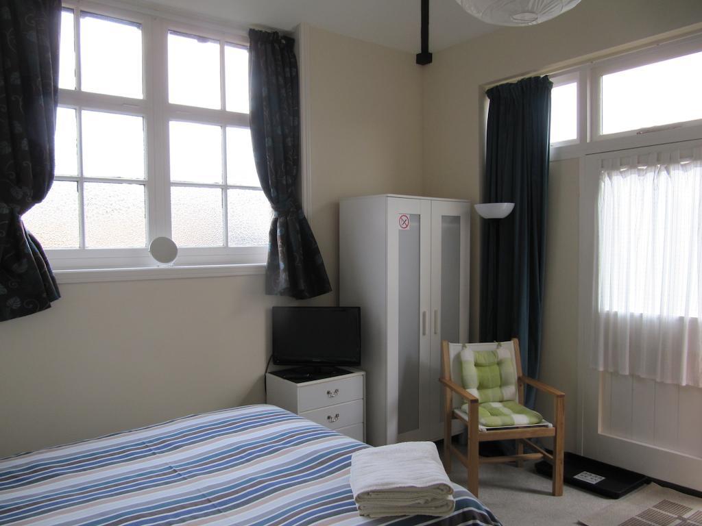 The Royal Oak Hotel Weymouth Room photo